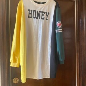 Colorblock Long Sleeve Shirt with 'HONEY' Print
